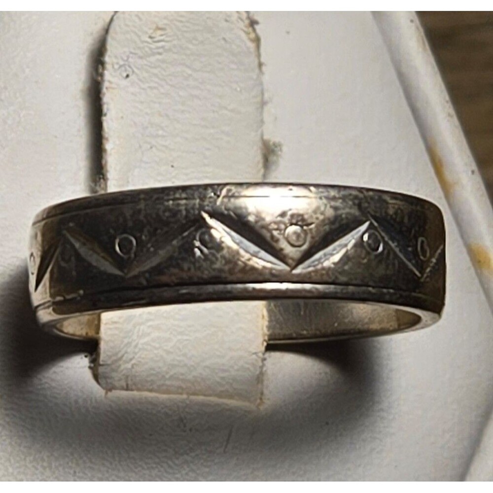 Etched Vintage sterling silver ring sz 6.5